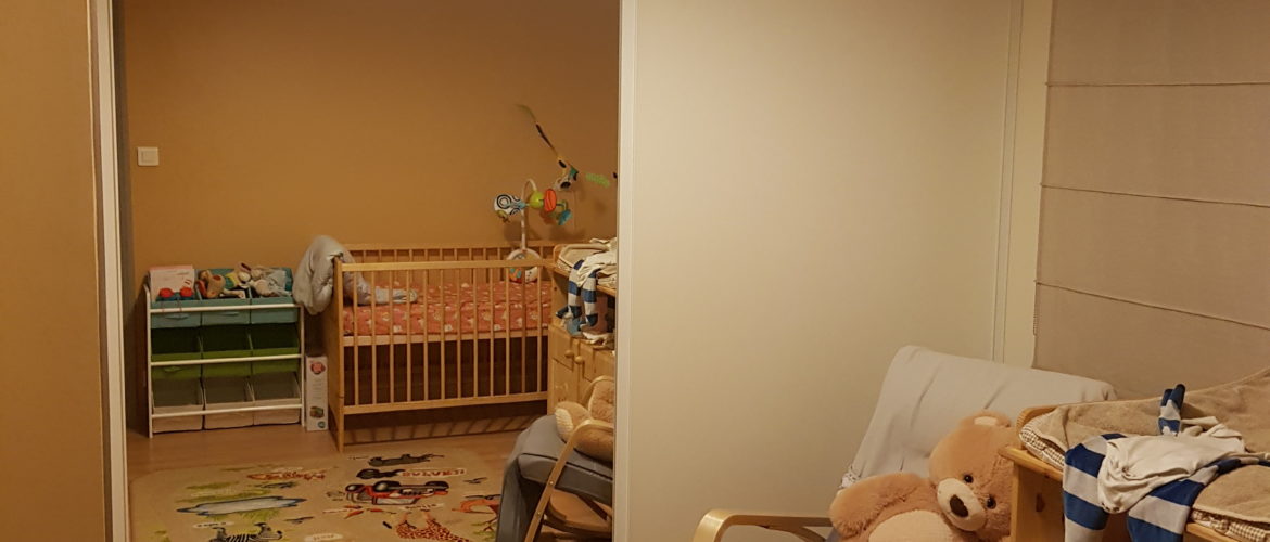 Dressing double porte coulissante avec miroir sur une porte